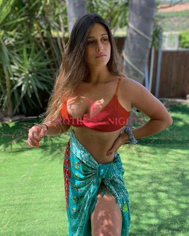Delhi Housewife Escorts