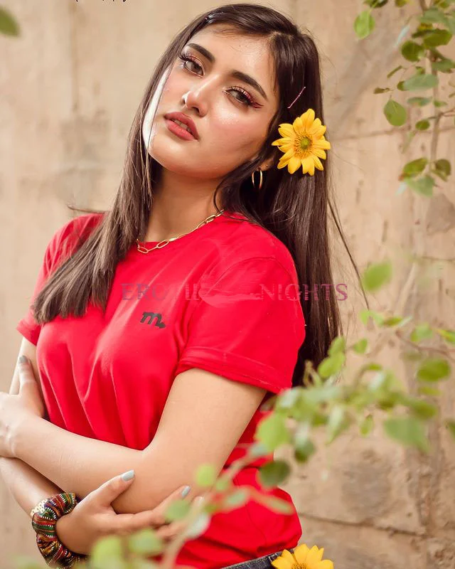 Escort service in Noida
